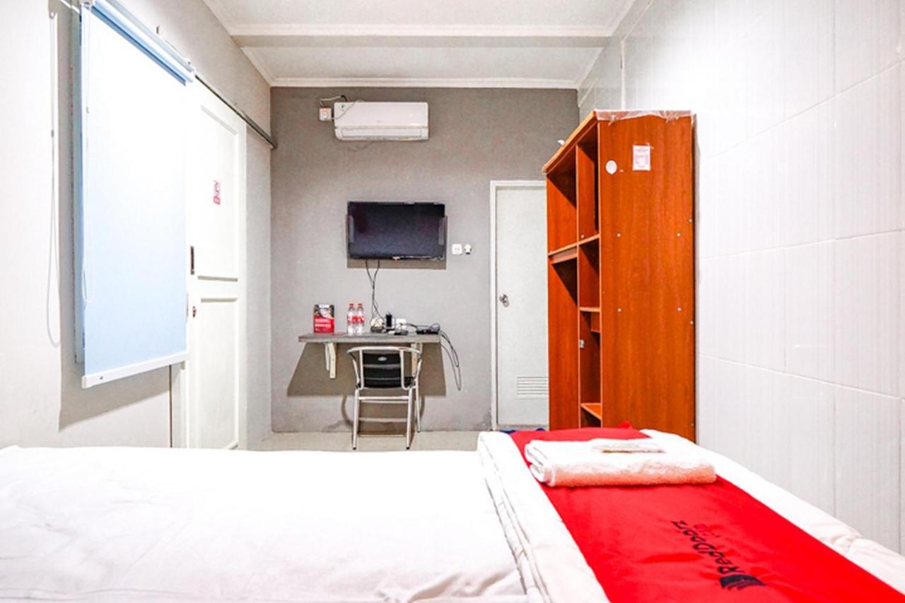 Reddoorz @ Citraland Surabaya Hotel Exterior photo
